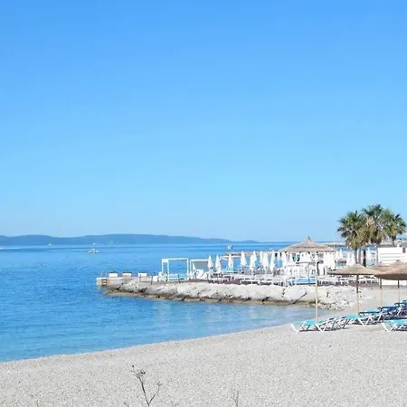Apartmán Trstenik With Private Parking Space Split